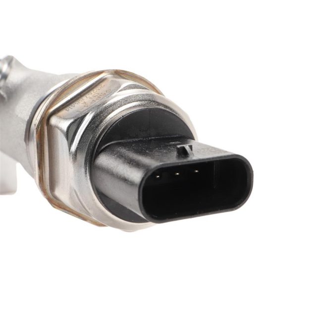 GM Genuine Parts Passenger Side Fuel Injection Fuel Rail