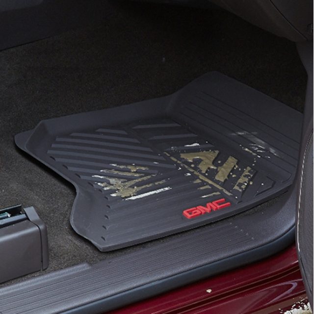 GMC First- and Second-Row Carpeted Floor Mats in Dark Ash Gray