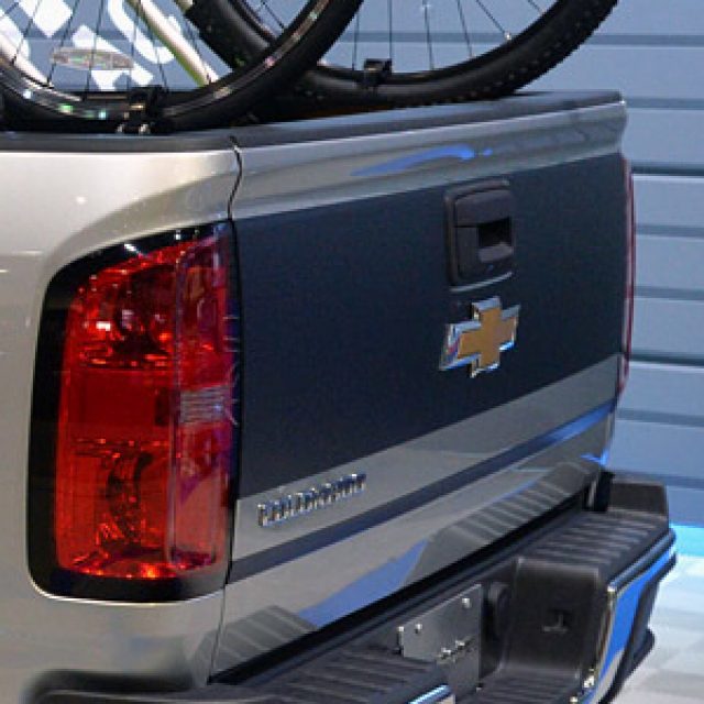 Chevrolet Crew Cab Hood and Tailgate Stripe Package in Low