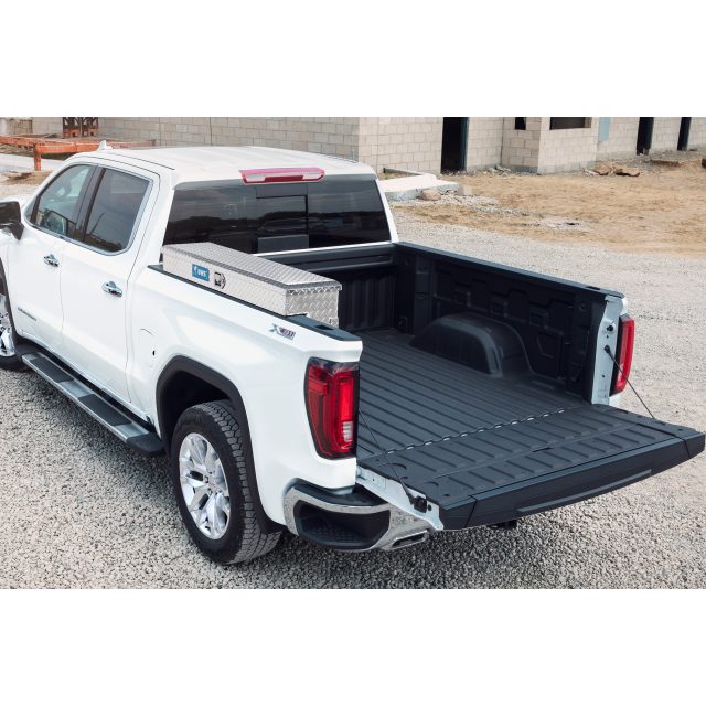 GMC 48-Inch Side-Mounting Aluminum Tool Box in Bright GMC 48-Inch Side-Mounting Aluminum Tool Box in Bright