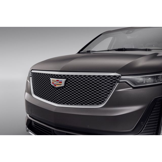 Cadillac Grille in Painted Silver with Bright Surround and Cadillac Logo 84826385 Cadillac Accessories