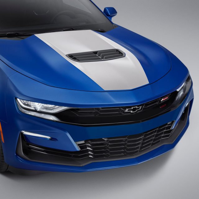 Center Stinger Stripe in Silver Ice Metallic for SS Convertible Models 2019 Camaro 84356682 GM Accessories
