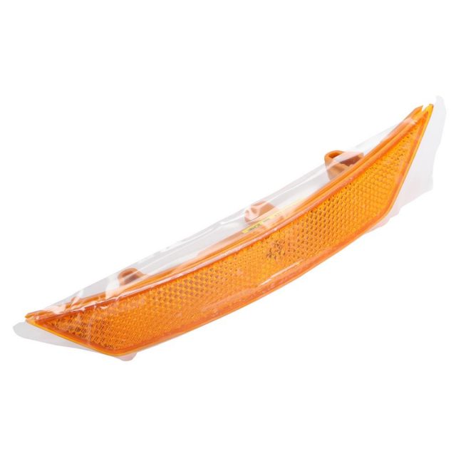 Chevrolet GM Genuine Parts Front Passenger Side Marker Lamp Chevrolet GM Genuine Parts Front Passenger Side Marker Lamp